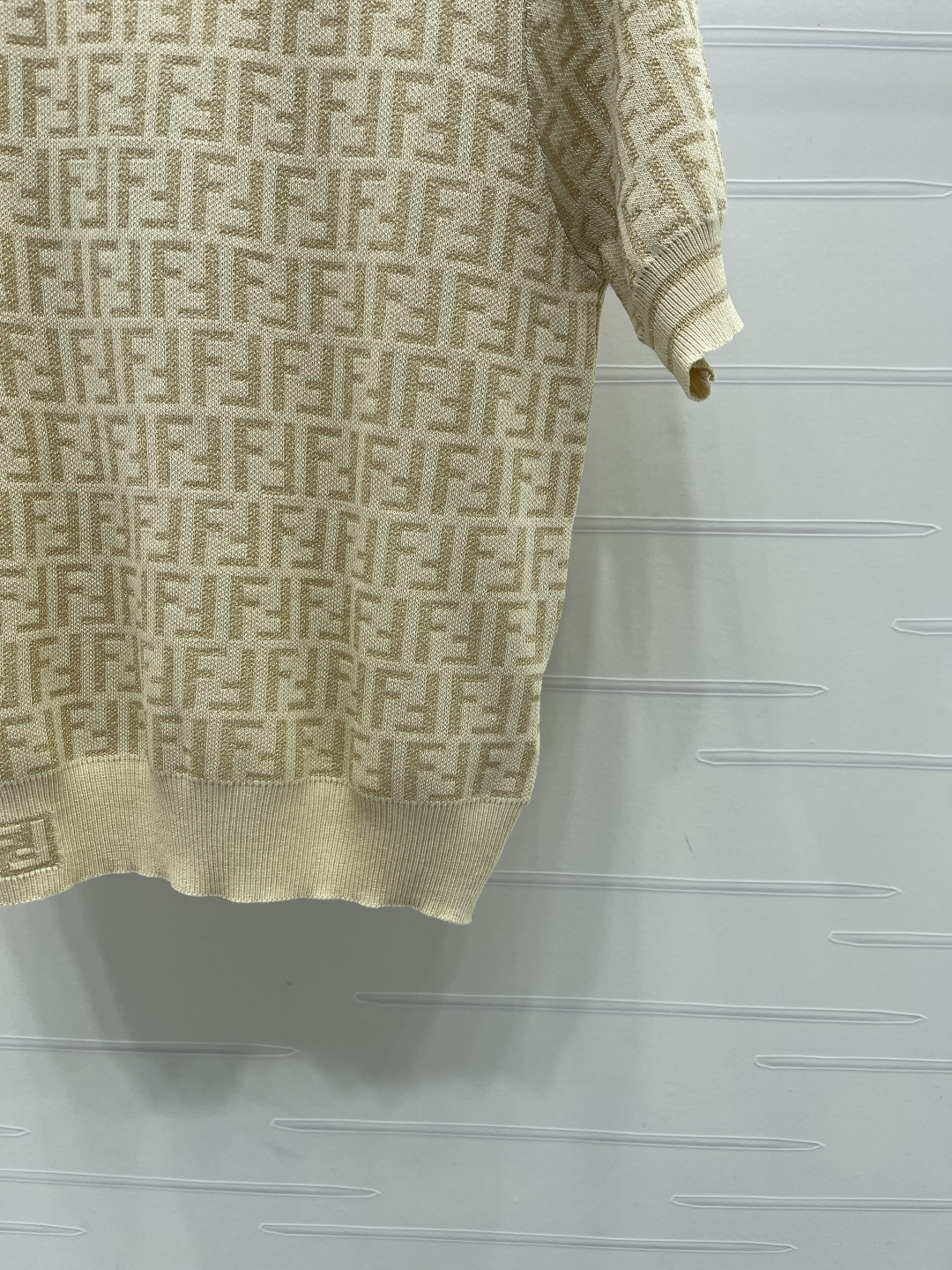Women's short sleeves